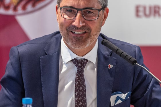 LH Kompatscher verlieh seiner Sorge über die Verkehrssituation an der Brenner-Achse Ausdruck: Im Besonderen muss die Zusammenarbeit zwischen den Autobahn- und Schienennetzbetreibern wesentlich verbessert und intensiviert werden. (Foto: Presseamt Trentino)