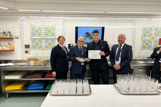 Riconoscimento nazionale per Mattia Ponticelli della scuola alberghiera Ritz di Merano. Conferita al Quirinale la medaglia del Presidente della Repubblica per il Premio Alberto Gozzi (Foto: ASP/Direzione istruzione e formazione italiana)