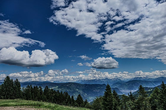 Bild des Monats Juli 2025: Blick auf die Dolomiten (Foto: LPA/Martin Geier)