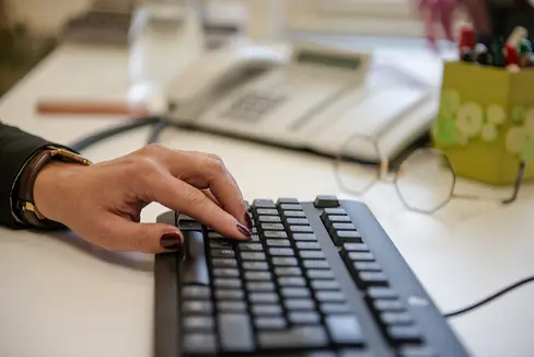 Chi vuole partecipare al concorso per i posti di ispettore/ispettrice del lavoro e ispettore/ispettrice tecnico/tecnica del lavoro deve iscriversi online entro il 27 settembre. (Foto: USP/Claudia Corrent)