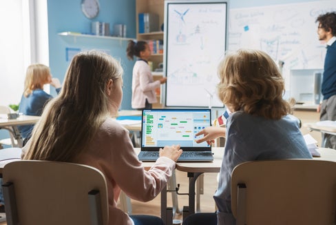 Sono ora disponibili i risultati delle valutazioni finali e degli esami di fine anno scolastico 2025/2026 negli istituti di lingua tedesca. (Foto:USP/shutterstock/utilizzabile solo per la pubblicazione di questo comunicato)