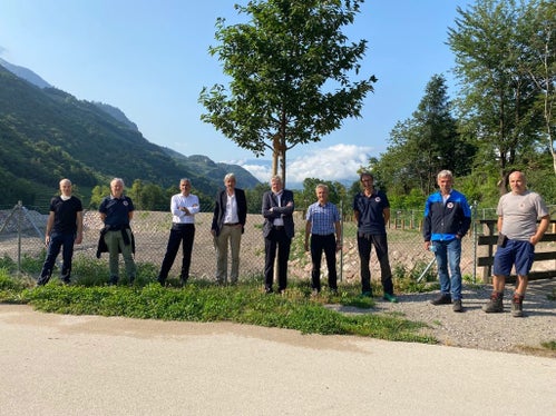 Besichtigung der Baustelle am Naifbach (v.li.): Thomas Thaler, Fabio De Polo, Günther Bernhard, Stefan Götsch, Hermann Berger, Willigis Gallmetzer, Klaus Unterweger, Landesrat Arnold Schuler, Manfred Tschöll (Foto: LPA/Noemi Prinoth)