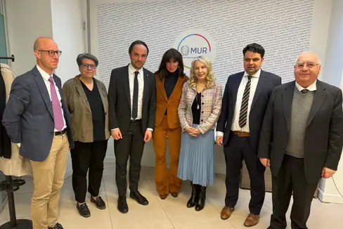 Landesrat Philipp Achammer sprach am 4. Februar in Rom mit Ministerin Anna Maria Bernini über Verbesserungen für die Berufung deutschsprachiger Professoren gesprochen (im Bild von links): Alex Weissensteiner, Ulrike Tappeiner, Landesrat Philipp Achammer, Ministerin Anna Maria Bernini, Julia Unterberger, Meinhard Durnwalder und Rechtsexperte Eugenio Picozza. (Foto: LPA)