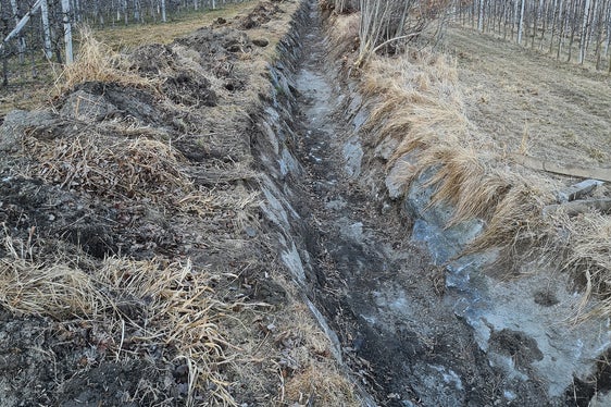 Gli operai dell'Ufficio bacini montani hanno liberato lo Schindlbach dai detriti in eccesso per una lunghezza di circa 550 metri vicino a Rabland. (Foto: Agenzia per la protezione civile/Ufficio provinciale sistemazioni bacini montani ovest)