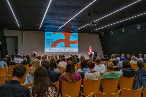 Im NOI Techpark wurde der erste Südtiroler Gleichstellungsplan Æquitas vorgestellt. (Foto: LPA/Greta Stuefer)