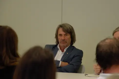 Gesundheitslandesrat Hubert Messner beim Besuch am Krankenhaus Meran. (Foto: LPA/Katharina Trocker).