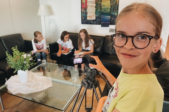 Petra, Marie, Sophia und Julia besuchten den Schreibworkshop (Foto: LPA/Heidi Troi)