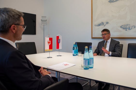 Der neue Ministerpräsident des deutschen Bundeslandes Hessen, Boris Rhein, hat heute im Landhaus 1 in Bozen Landeshauptmann Arno Kompatscher einen Besuch abgestattet. (Foto: LPA/Fabio Brucculeri)