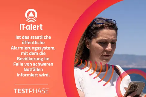 Da am 19., 21. und 26. September Tests des neuen Alarmierungsystems IT-alert in der Lombardei, im Veneto und im Trentino durchgeführt werden, können auch Mobiltelefone ín den angrenzenden Gebieten, etwa auch in Südtirol, eine Test-Nachricht erhalten. (Foto: LPA/DPC/Agentur für Bevölkerungsschutz)