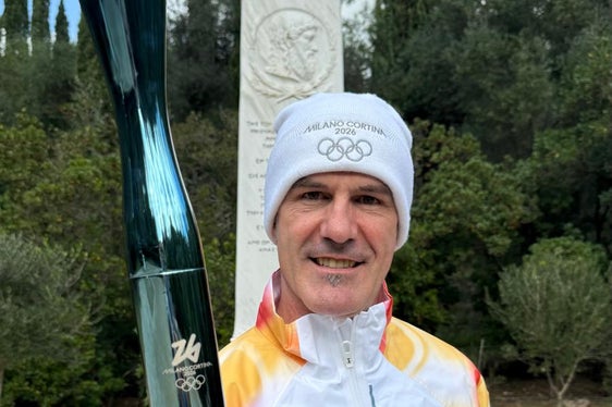 Der zweifache Olympiasieger Armin Zöggeler sprach von seiner Aufregung an diesem ganz besonderen Tag. 2006 war ich Fahnenträger der italienischen Mannschaft bei der Abschlussfeier der Olympischen Winterspiele in Turin. Jetzt durfte ich die besondere olympische Atmosphäre erneut aus nächster Nähe erleben. (Foto: LPA)