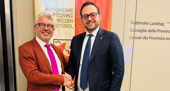 Landesrat Galateo (r.) und der Vizepräsident der Region Hradec Králové, Arnošt Štěpánek (Foto: LPA/Italienische Bildungsdirektion)