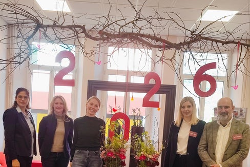 Bei der Tagung zum Tag der Hauswirtschaft: (von links) Isabel Schäufele-Elbers, Gisela Greinöcker, Laura Pircher, Martina Gögele, Martin Unterer (Foto: LPA/Fachschule für Ernährung und Hauswirtschaft Haslach/Kathrin Gögele)