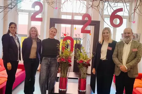 Bei der Tagung zum Tag der Hauswirtschaft: (von links) Isabel Schäufele-Elbers, Gisela Greinöcker, Laura Pircher, Martina Gögele, Martin Unterer (Foto: LPA/Fachschule für Ernährung und Hauswirtschaft Haslach/Kathrin Gögele)