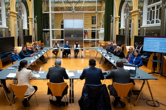 Kapazitätsgrenzen sollte durch Abstimmung und Steuerung gemeinsam begegnet werden, hieß es beim Treffen der Vertreter von Land, Wirtschaft und Transportwesen. (Foto: LPA/Fabio Brucculeri)