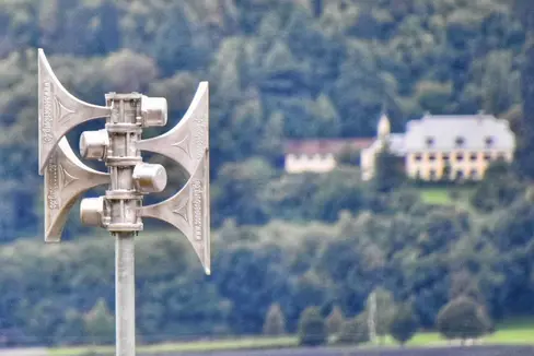 570 Sirenen in neun Feuerwehrbezirken (im Bild jene von Burgstall) sind am internationalen Tag der Katastrophenvorbeugung, dem 13. Oktober, eine Minute lang landesweit mit einem auf- und abschwellenden Heulton beim Zivilschutz-Probealarm zu hören. (Foto: Landesfeuerwehrverband/Diddi Osele)