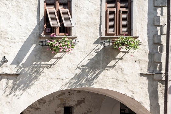 Ince le Südtirol ciafará 20 miliuns de euro por finanzié la revalorisaziun y revitalisaziun de n post o paisc storich che manacia da morí fora deache la jënt s’un vá. (Foto: IDM)