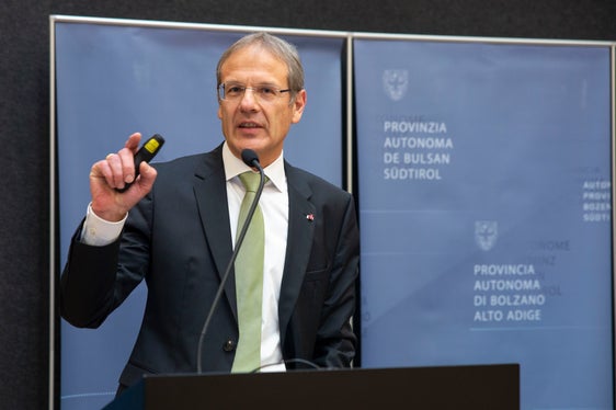 Il professor Walter Obwexer, che ha curato la parte giuridica dello studio di fattibilità: L'istituzione di tale sistema è di competenza degli Stati membri. (Foto: ASP/Fabio Brucculeri)