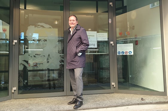 Grünes Licht der Landesregierung zur Erweiterung der Berufsschule für Sozialberufe Hannah Arendt in Bozen auf Vorschlag von LR Bessone (im Bild). (Foto: LPA/Anna Pitarelli)