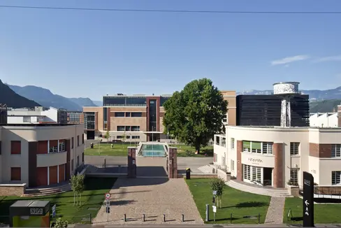 Per le attività e gli investimenti della NOI spa nel 2021 la Giunta provinciale destina 11 milioni di euro. Nella foto il NOI Techpark a Bolzano Sud (Foto: NOI/Giuseppe Salghetti Drioli)