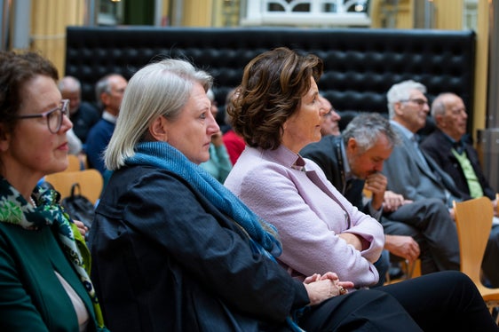 Alla conferenza odierna hanno partecipato anche l'assessora provinciale, Maria Hochgruber Kuenzer (nella foto la prima da destra) e la soprintendente provinciale Karin Dalla Torre (Foto: ASP/Fabio Brucculeri)