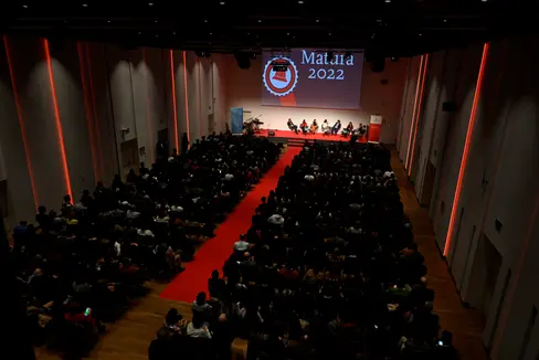 Il 29 dicembre si terrà allo Sheraton di Bolzano la premiazione dei diplomati 2023 con il massimo dei voti. L’evento è promosso dalla Provincia in collaborazione con la Fondazione Cassa di Risparmio e Assoimpreditori (Foto d'archivio 2022: Fondazione Cassa di Risparmio/Ochsenreiter)