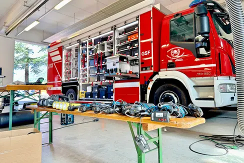 Beispiel Dekontaminierungsfahrzeug: Für Stützpunktfahrzeuge, die nur an bestimmten Orten stehen und für besondere Aufgaben gedacht sind, sind Beiträge vorgesehen. Die Landesregierung hat gestern die Anpassung genehmigt. (Foto: Landesverband der Freiwilligen Feuerwehren Südtirols/Diddi Osele)