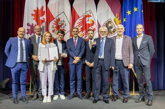 Nce l pruiet de Südtirol dl Artist Club de Bulsan ie unì premià cun l pest de prestazion d’ezelënza. (Foto: Land Tirol/Die Fotografen)