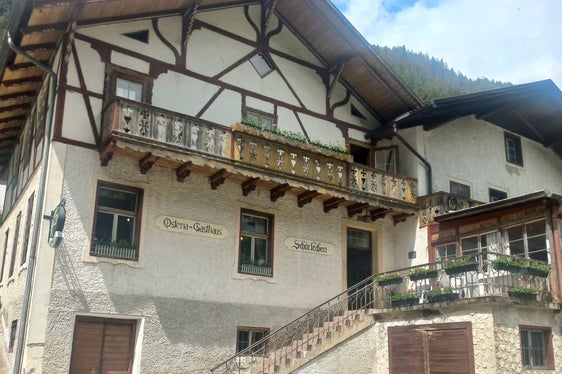 Das Gasthaus Schörlechen in Außermühlwald in der Gemeinde Mühlwald wird seit über 100 Jahren von derselben Familie geführt. (Foto: LPA/Gasthaus Schörlechen)