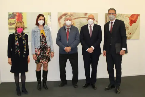 Da sin.: l'assessora alla famiglia Deeg, la coordinatrice ASDI Roberta Cirimbelli, il presidente ASDI Elia Morato, il fondatore ASDI Elio Cirimbelli, il presidente Kompatscher (Foto: ASP/Carmen Kollmann)