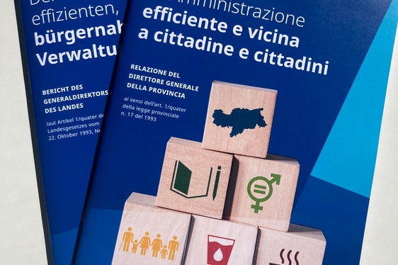 Il direttore generale della Provincia, Alexander Steiner, ha presentato la sua relazione d’attività che comprende misure per incrementare l'efficienza dell'amministrazione provinciale (Foto: ASP)