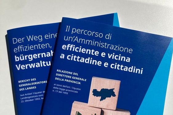 Il direttore generale della Provincia, Alexander Steiner, ha presentato la sua relazione d’attività che comprende misure per incrementare l'efficienza dell'amministrazione provinciale (Foto: ASP)