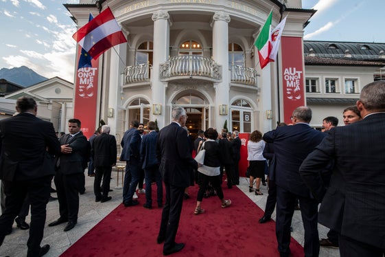 Si è svolta oggi al Kurhaus di Merano la cerimonia per i 50 anni del Secondo Statuto di Autonomia (Foto: ASP/Ivo Corrà)