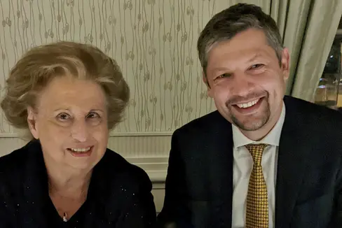 Maria Falcone, sorella del magistrato ucciso dalla mafia a Capaci e presidente dell'omonima Fondazione, e Daniel Alfreider, vicepresidente della Provincia autonoma di Bolzano e assessore all'Istruzione e alla Cultura ladina. (Foto: ASP/Ingo Dejaco)