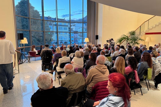 Grande partecipazione di pubblico al Teatro Comunale di Bolzano per la biografia sui generis presentata dal maestro Beatrice Venezi, dedicata a Giacomo Puccini. (Foto: USP)