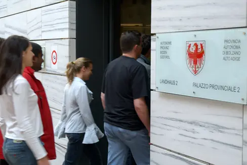 Sono ufficiali i nomi dei tre componenti del Collegio dei revisori dei conti della Provincia di Bolzano. Rocco Giusta, Tania Toller e Arnold Zani rimarranno in carica per il triennio 2023-2025 (Foto: ASP)