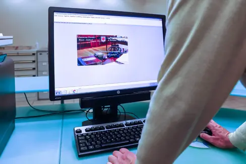 Für den Versand der Grundbuchsdekrete an die Freiberufler darf die Landesabteilung Grundbuch und Kataster weiterhin die Daten von Infocamere nutzen: Das sieht die erneuerte Vereinbarung zum Datenaustausch vor. (Foto: LPA/Oskar Verant)