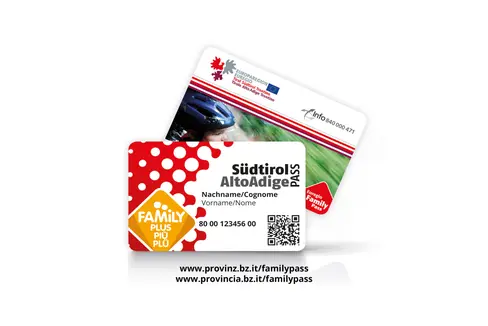 Alla fiera Tempo Libero 2023, l'EuregioFamilyPass sarà presentato allo stand dell'Euregio; anche le offerte fieristiche di 13 partner vantaggi attendono tutte le famiglie titolari. (Foto: Agenzia per la famiglia)