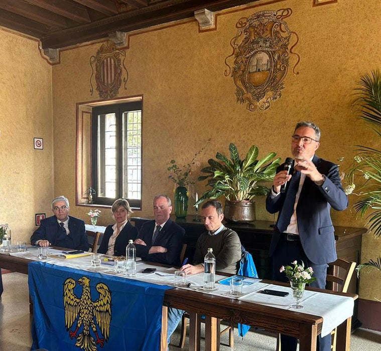 L'intervento del presidente della Provincia Autonoma di Bolzano, Arno Kompatscher, alla conferenza dal titolo Autonomia differenziata e specialità - Risultati raggiunti e prospettive future di Udine (Foto: ASP)