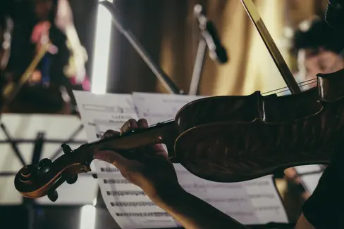 Un forte riconoscimento per l'impegno artistico e culturale sul territorio: Bolzano è una delle due città italiane candidate al programma UNESCO Città creative 2023. (Foto: unsplash/julio rionaldo)