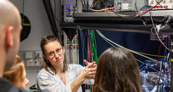 Das Projekt „TIQIT – Trento Innsbruck Quantum Information Tour“ bringt Studierende und Forschende der Universitäten Innsbruck und Trient zum Thema Quanteninformationstechnologien zusammen. (Foto: Giovanni Comparin)