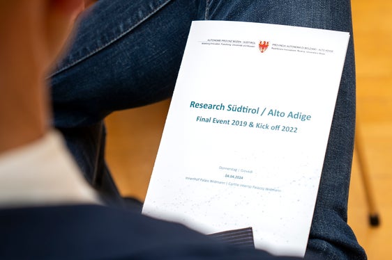 Presentati oggi (4 aprile), a Palazzo Widmann, i progetti ammessi a finanziamento dopo il bando Research Südtirol/Alto Adige 2022 e i risultati dei progetti conclusi. (Foto: ASP/Fabio Brucculeri)