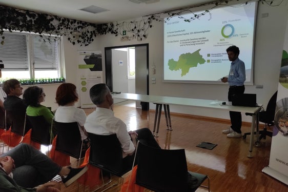 Folta partecipazione oggi (8 giugno) per le visite all’impianto di fermentazione di Lana, organizzate dall’Agenzia ambiente in collaborazione con eco center SpA e Comunità comprensoriale Burgraviato. (Foto: ASP/Vera Brunetti)