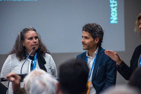 Arianna Villotti, direttrice dell'Ufficio Ispezione e consulenza prevenzione incendi, e il referente dell'Ufficio Maurizio Salvaterra, (Ispezione e consulenza prevenzione incendi) durante la loro presentazione al convegno del NOI Techpark il 17 ottobre. (Foto: USP/Agorà Activities)