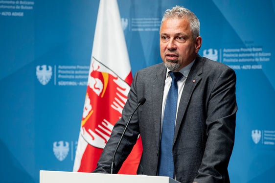 Un certo grado di burocrazia è necessario per garantire un lavoro trasparente e comprensibile, ha sottolineato il direttore generale Alexander Steiner. È però anche opportuno ridurre la burocrazia al minimo indispensabile. (Foto: USP/Fabio Brucculeri)