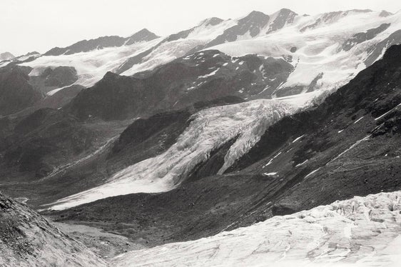 Vorher: Hinteres Martelltal im Jahr 1930, mit Zufallferner, Hohenferner, Ultenmarktferner, Schranferner (Agentur für Bevölkerungsschutz/Amt für Hydrologie und Stauanlagen/Ausstellung Goodbye Glaciers)