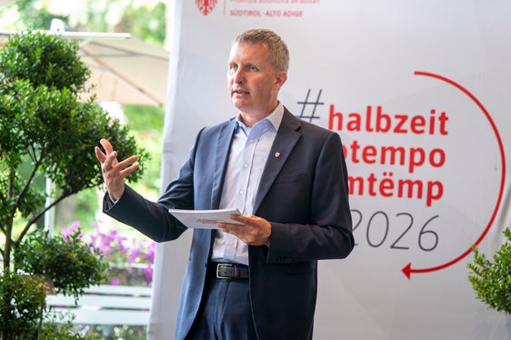 Landesrat Luis Walcher hat bei seiner Halbzeit-Pressekonferenz über seine Themenbereiche Bilanz gezogen. (Foto: LPA/Fabio Brucculeri)