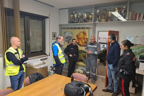 Auch die Bezirkseinsatzzentrale Meran nahm für die Hochwasserübung ihren Dienst auf. (Foto: LPA/Landesfeuerwehrverband BEZ Meran)