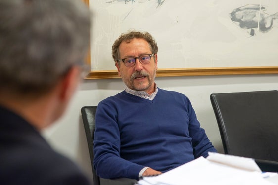 Il nuovo presidente del Filmclub, Luigi Loddi, in colloquio con il presidente Kompatscher (Foto: ASP/Fabio Brucculeri)