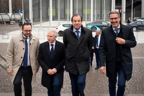 Zu Gast in Bozen: Vizeminister Maurizio Leo (2.v.r.) mit Landeshauptmann Kompatscher (1.v.r.), Landesrat Galateo (1.v.l.) und Regierungskommissär Cusumano (2.v.l.) (Foto: LPA/Fabio Brucculeri)