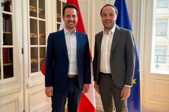 Christoph Wiederkehr ist seit März 2025 Bildungsminister in Österreich. Mit Landesrat Achammer besprach er unter anderem das Vorhaben der österreichischen Regierung, die Mitwirkungspflicht der Eltern gesetzlich zu erhöhen. (Foto: LPA/Bundesministerium für Bildung/Mareike Grün)